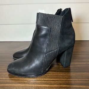 Donald‎ Pliner Hudson Heeled Chelsea Ankle Boot Black Leather Women's 7.5